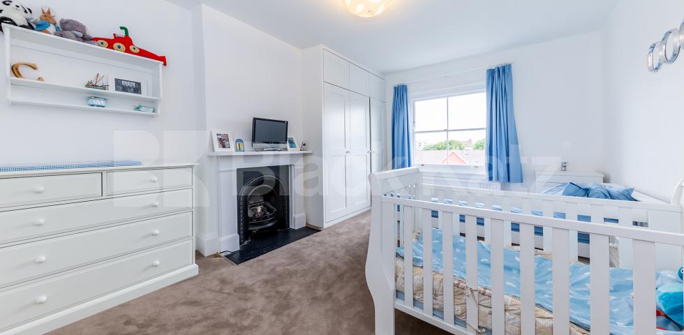 			STUNNING 4 BED WITH GARDEN! , 4 Bedroom, 1 bath, 1 reception House			 Hartham Road  , CALEDONIAN ROAD 